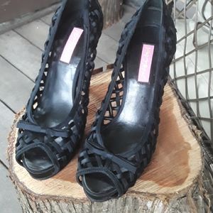 Betsey Johnson woven black open toe heel